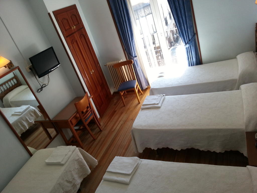Hostal Guerra Madrid Phòng bức ảnh